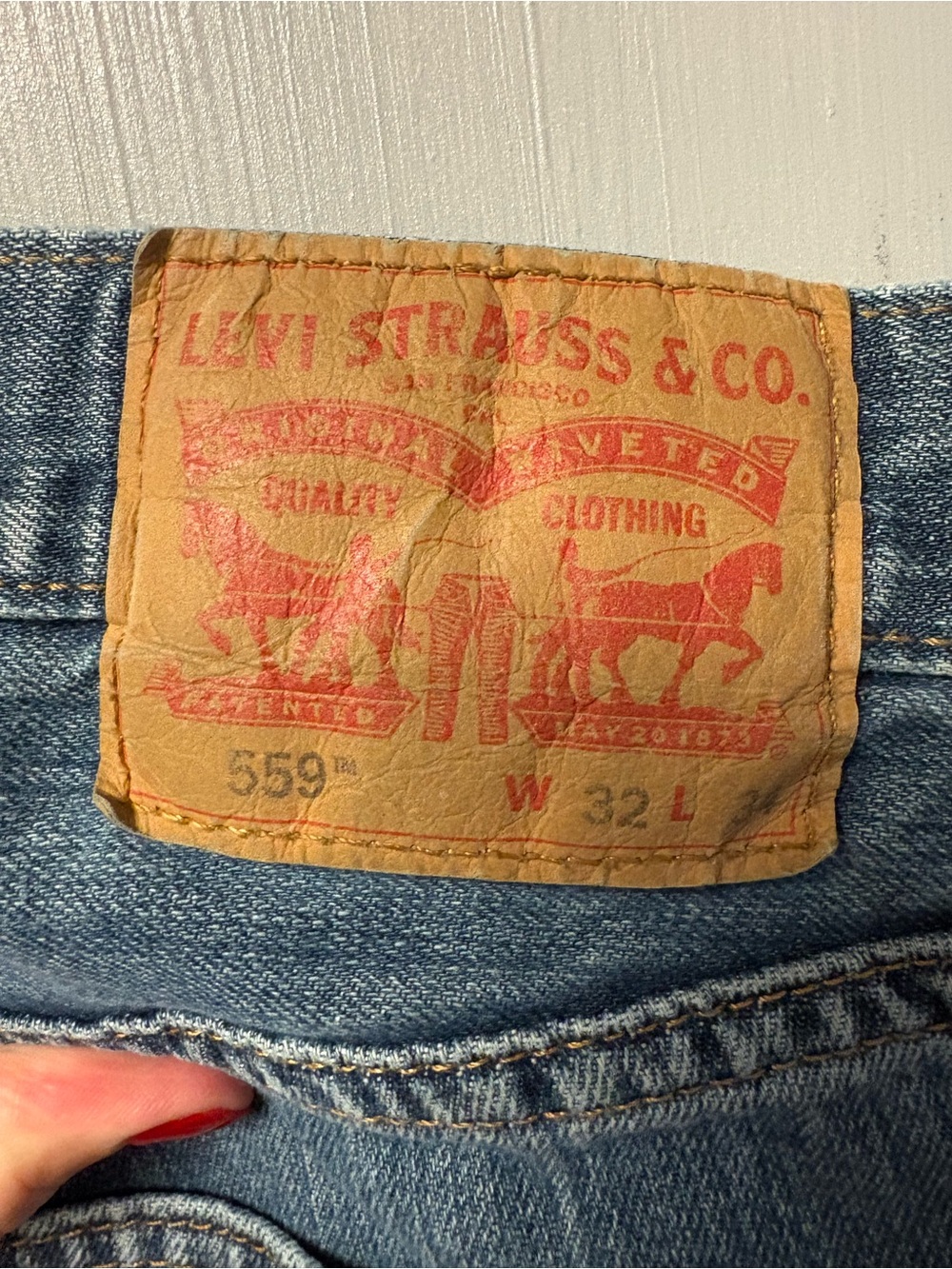 Levi's 559 Men's Blue Denim Jeans - Relaxed Straight Fit size 32 x 34